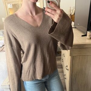 Old Navy Women's V-Neck Tan Sweater Bell Sleeve